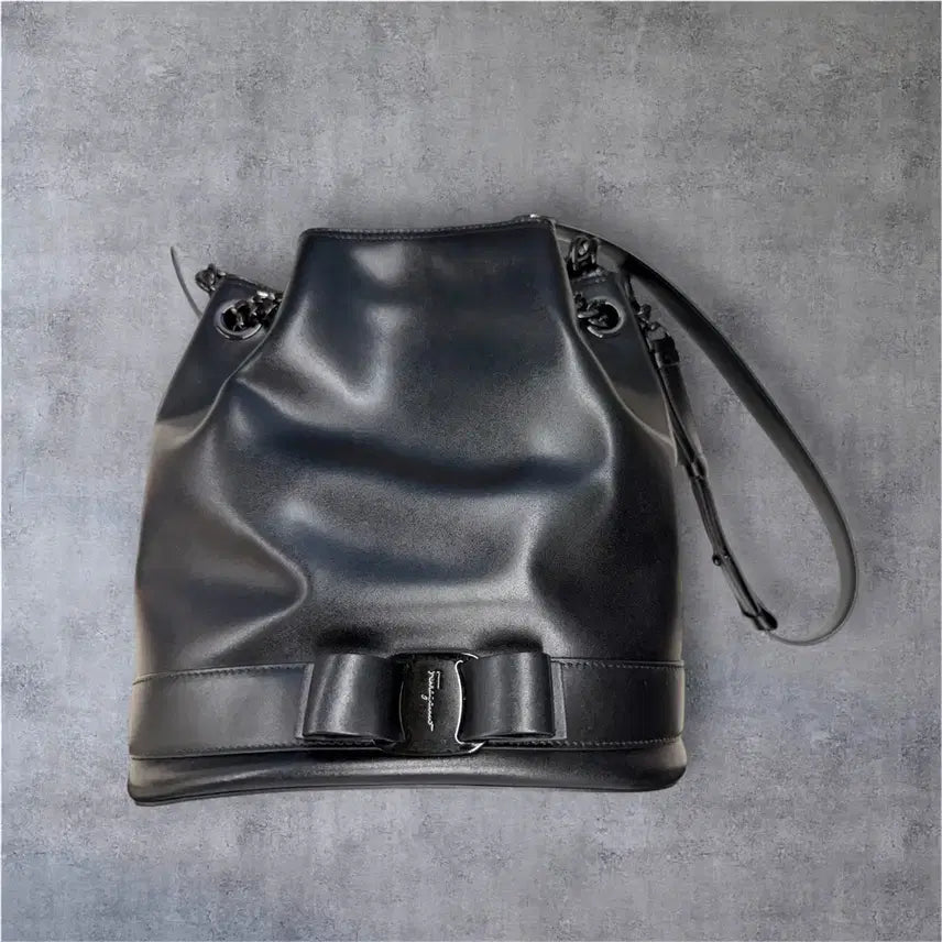 [BUNJANG] Ferragamo Bucket Bag / 최상급 정품 페라가모 버킷백 1,200,000원 -> 69만원