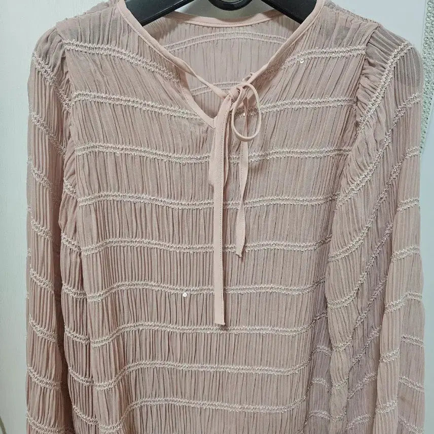 [BUNJANG] Pink Sequin Ribbon Blouse / 핑크 스팽글 리본 블라우스 프리 미사용