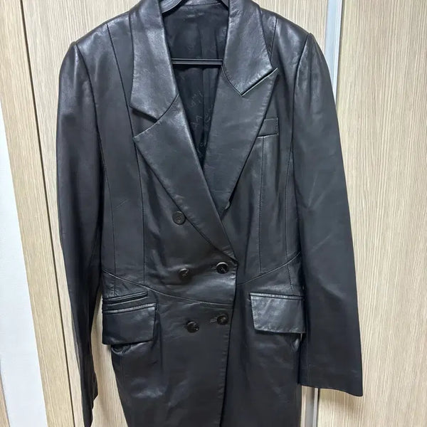 [BUNJANG] MICHAA Black Leather Double-Button Jacket / 미샤 블랙 가죽 더블 버튼 자켓