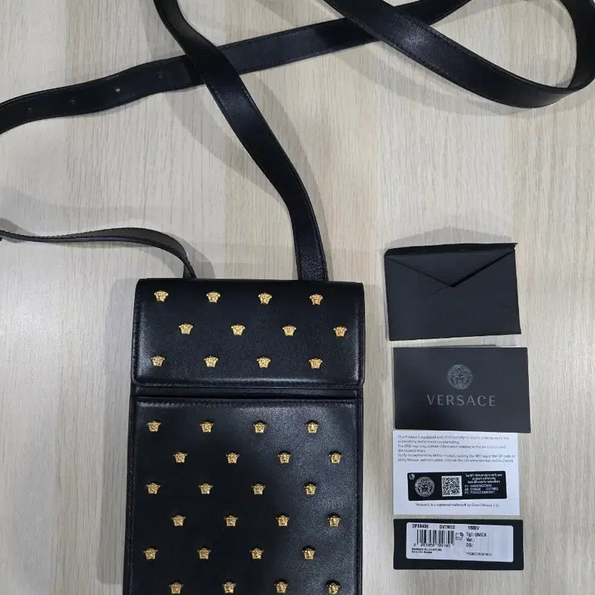 [BUNJANG] Versace Medusa Studded Black Mini Bag / (거의새것)베르사체 메두사 스터드 블랙 미니백