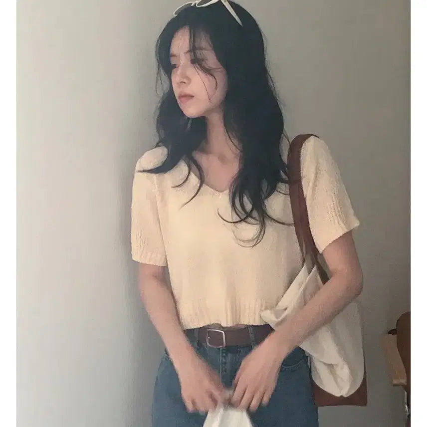 [BUNJANG] Ivory V-Neck Short Sleeve Cropped Knit / 아이보리 브이넥 반팔 크롭 니트
