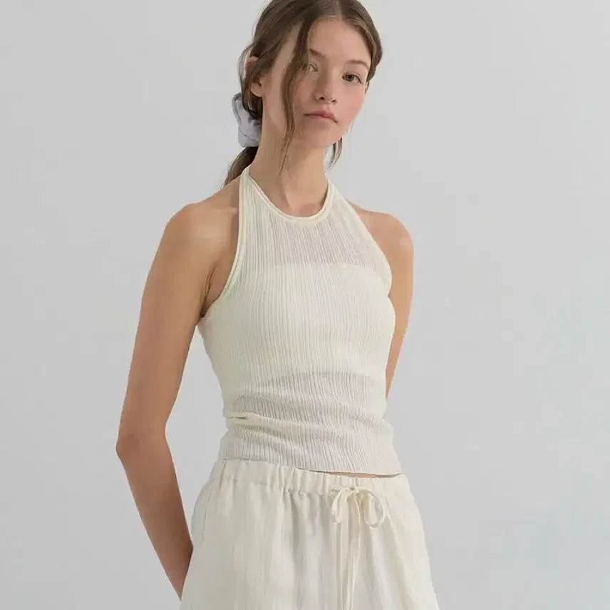 [BUNJANG] Borsa Pleated Halter Neck Sleeveless Top / 보르사 플리티드 홀터넥 슬리브리스