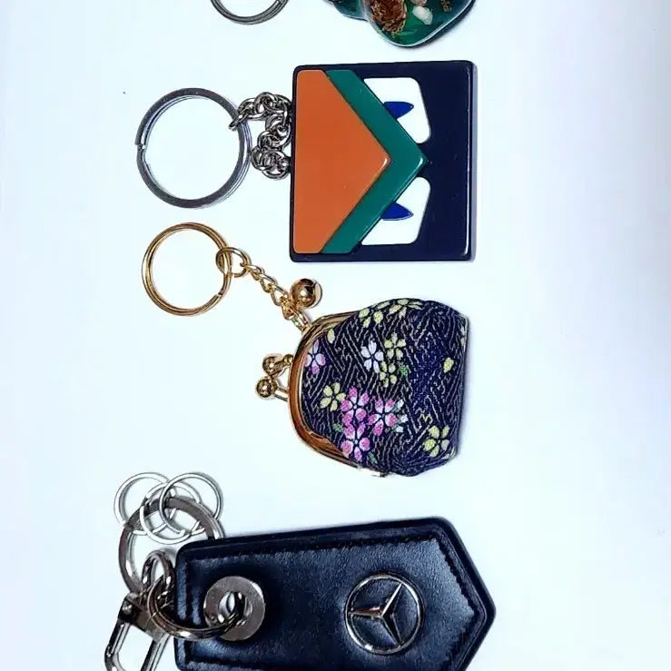 [BUNJANG] Disney Stitch, Mercedes-Benz, and Handbag Keychains Set (6 pcs) / 키링 6종 세트 (디즈니,벤츠, 핸드백 외)