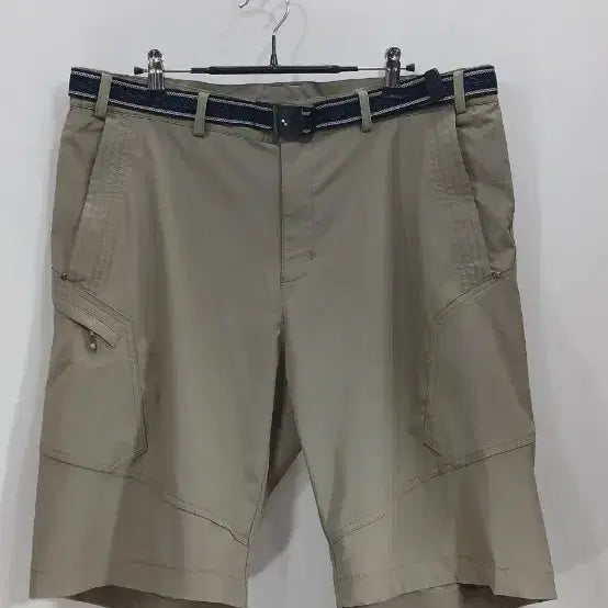 [BUNJANG] Montbell Khaki Belted Shorts / 몽벨 카키색 벨트 반바지