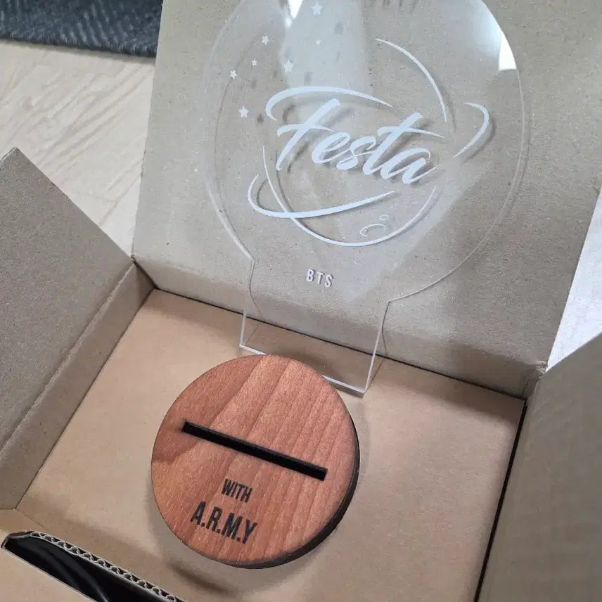 [BUNJANG] BTS 2017 Festa Acrylic Mood Lamp Stand / 방탄소년단 BTS 2017 Festa 아크릴 스탠드 무드등