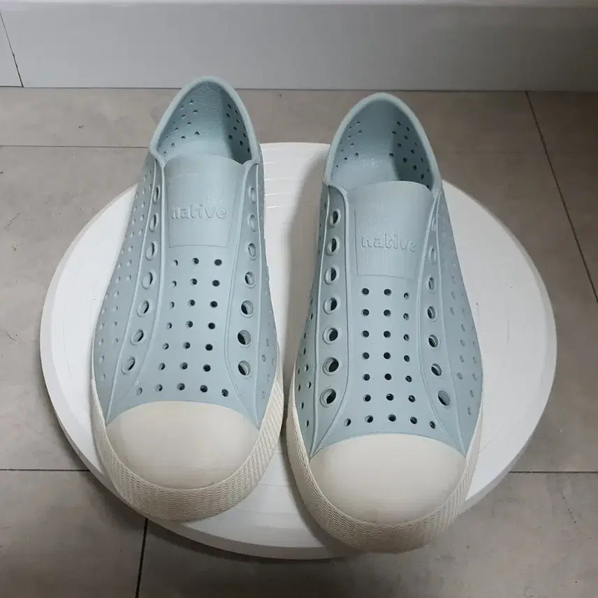 [BUNJANG] Native Jefferson Light Blue Slip-On Sneakers / 네이티브 제퍼슨 라이트 블루 슈즈 250~255mm (M7/W9)