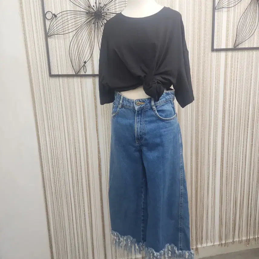 [BUNJANG] Zara Denim Wide Cut-Off Pants (Size M) / 자라 ~ 데님 와이드 팬츠 컷오프진  M사이즈