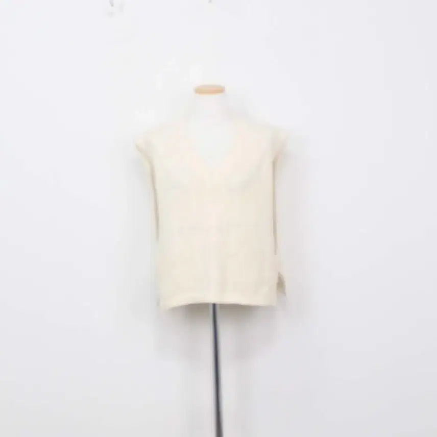 [BUNJANG] VISIT Women's V-Neck Knit Vest Beige / [정품]비지트 여성 브이넥 니트 조끼 최신상 F 정인샵
