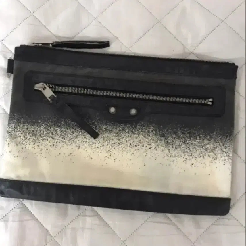 [BUNJANG] Balenciaga Authentic Clutch Bag / 발렌시아가 정품 클러치백