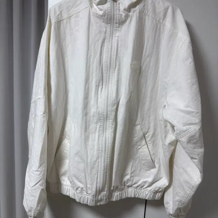 [BUNJANG] Abie Mua Windbreaker Jacket / 아비에무아 윈드브레이커 자켓