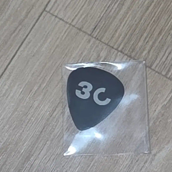[BUNJANG] DAY6 Sungjin Guitar Pick Special Edition / 데이식스 성진 30 기타 피크 양도