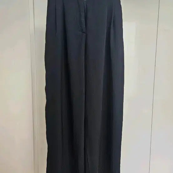 [BUNJANG] Black Wide Pin-tuck Trousers / 검정색 와이드 핀턱 바지