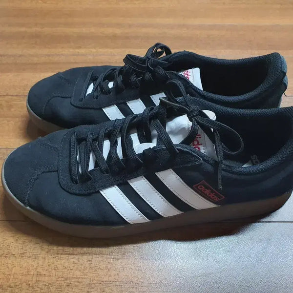[BUNJANG] Adidas Black Suede Three Stripes Sneakers Size 275 / 아디다스 블랙 스웨이드 삼선 스니커즈 275