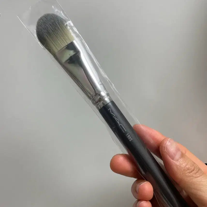 [BUNJANG] MAC 190 Foundation Brush / 맥 MAC 190 파운데이션 브러쉬 새상품