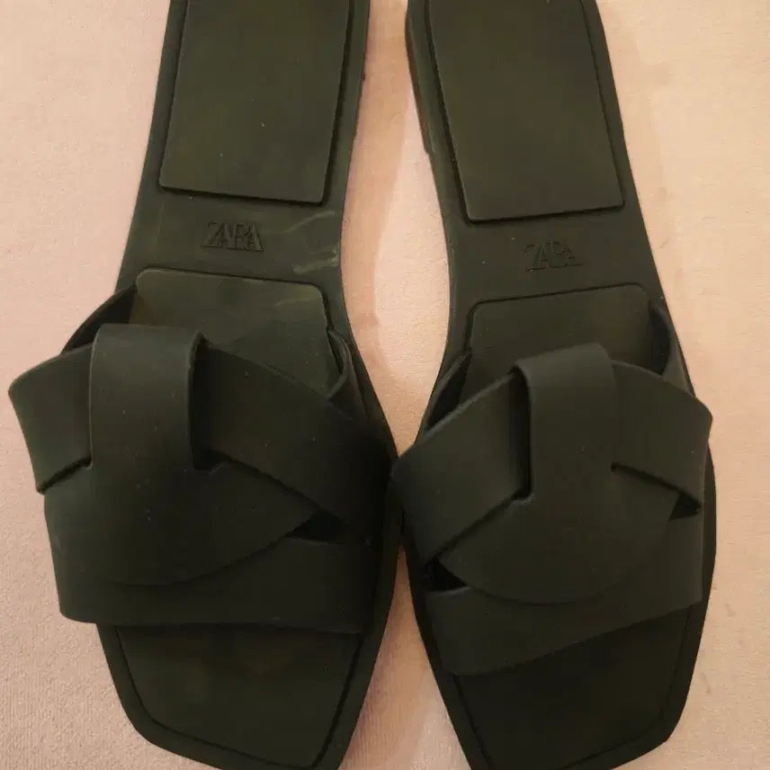 [BUNJANG] Zara Black Slippers Size 39 / 자라 슬리퍼 블랙 39