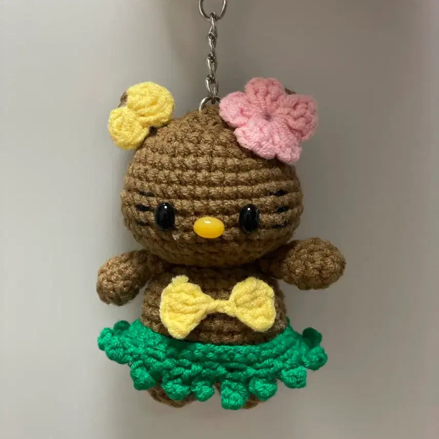 [BUNJANG] Handmade Knitted Tanned Kitty Keychain / 수제 뜨개질 태닝 키티 키링