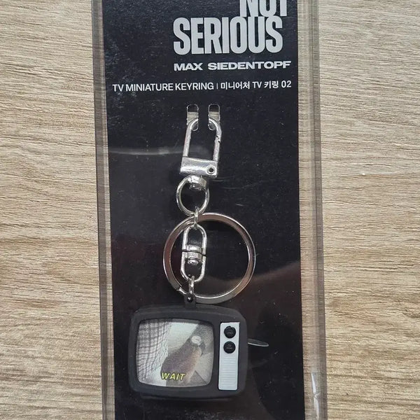 [BUNJANG] Max Siedentopf Miniature TV Keychain / 맥스 시덴토프 미니어처 TV 키링 02 wait