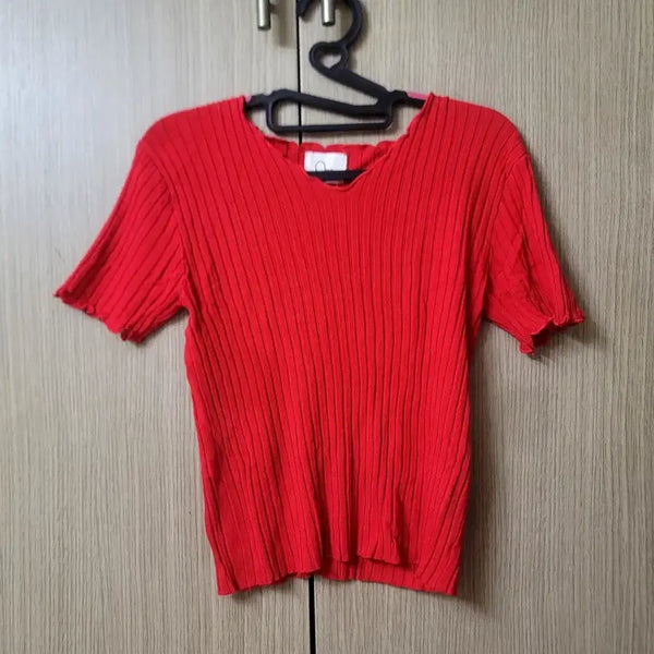 [BUNJANG] Red Short-Sleeve T-Shirt / 빨간색 반팔티셔츠