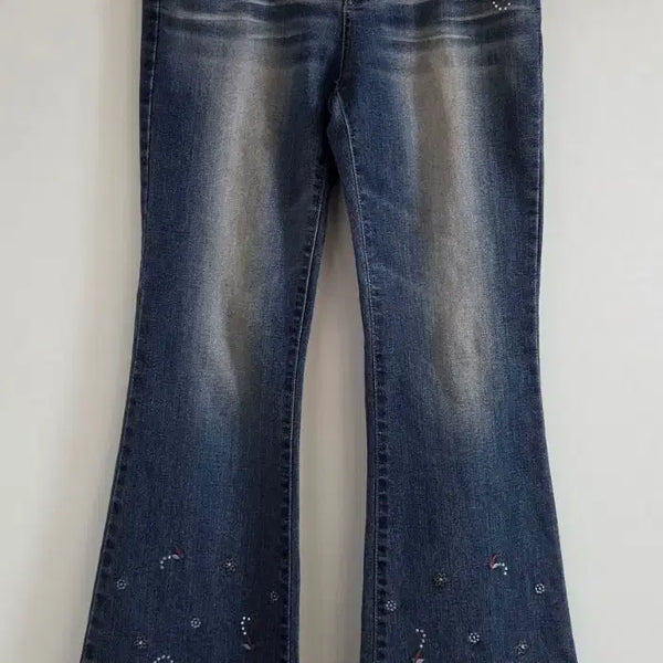 [BUNJANG] Haslla Flower Embroidered Denim Bootcut Jeans / 하슬라 플라워 자수 데님 부츠컷 청바지