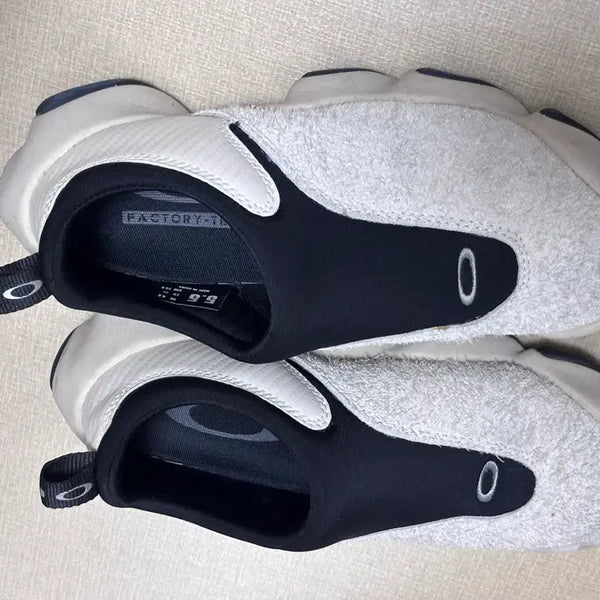 [BUNJANG] Oakley Factory Team x Brain Dead Flash Milk Black / 오클리 팩토리 팀 x 브레인 데드 플래시 밀크 블랙  235-240