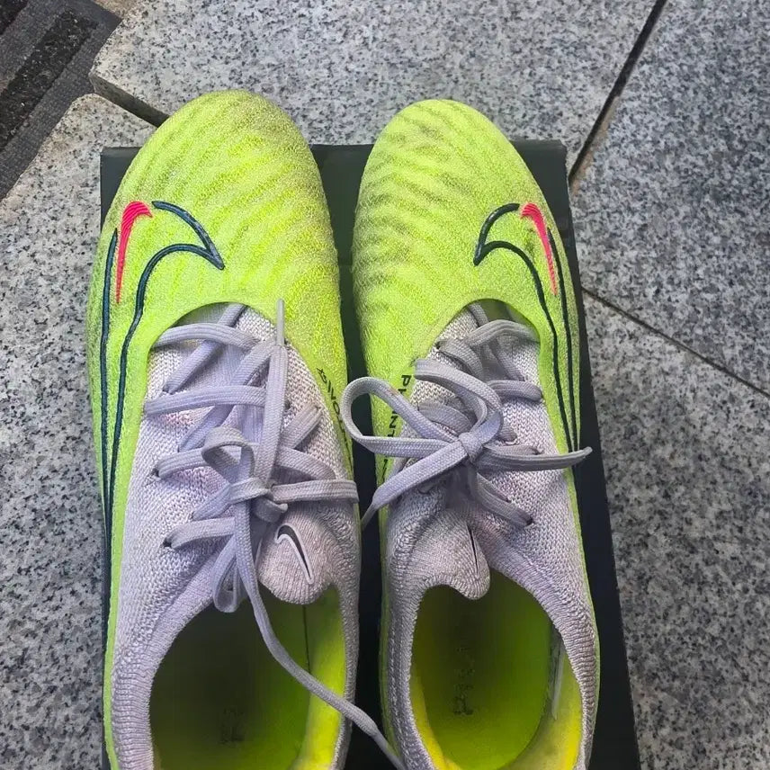 [BUNJANG] Nike Football Boots Size 260 / 나이키 축구화