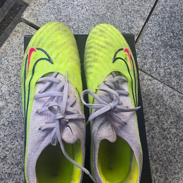 [BUNJANG] Nike Football Boots Size 260 / 나이키 축구화
