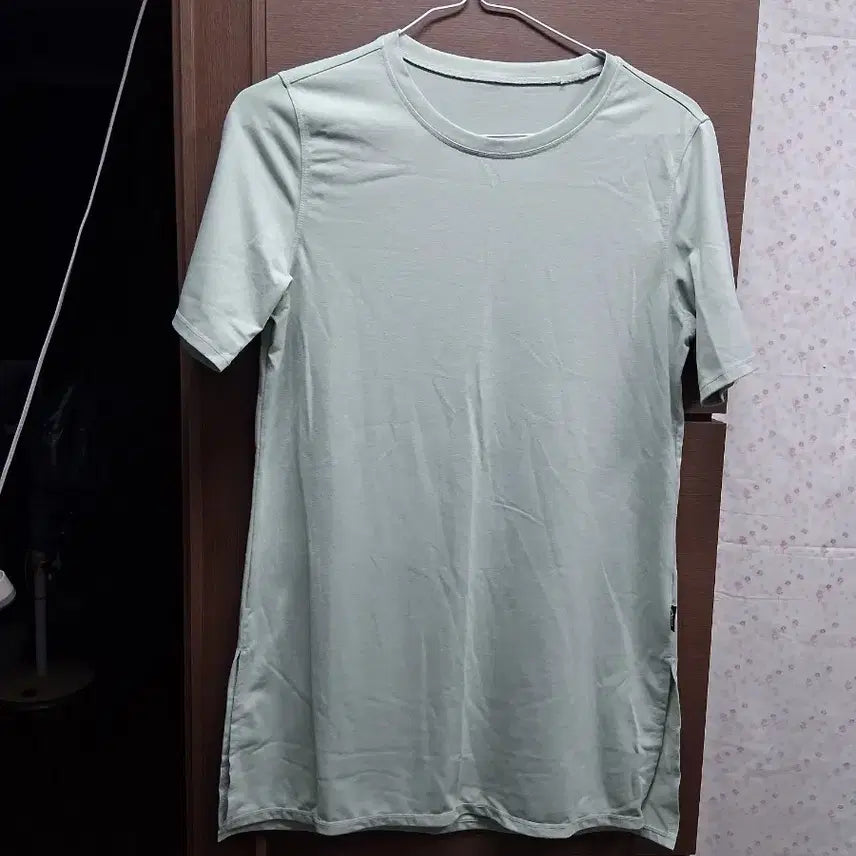 [BUNJANG] Mint Round Neck Short Sleeve T-Shirt (S) / 민트색 라운드넥 반팔 티셔츠(S)