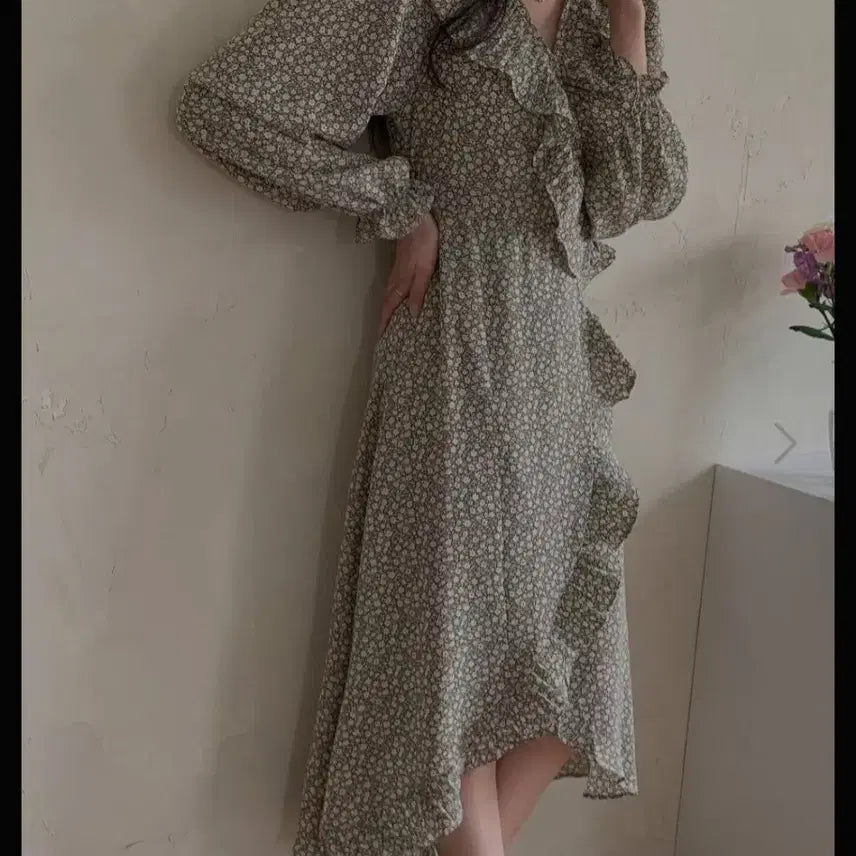 [BUNJANG] The Tilbury Pleated Collar Dress Olive / 더틸버리 플리츠 카라 원피스 올리브 (새상품)