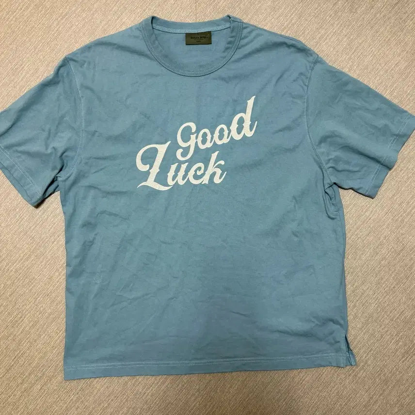 [BUNJANG] Uniform Bridge Good Luck T-Shirt / Uniform Bridge Good Luck 반팔 티셔츠