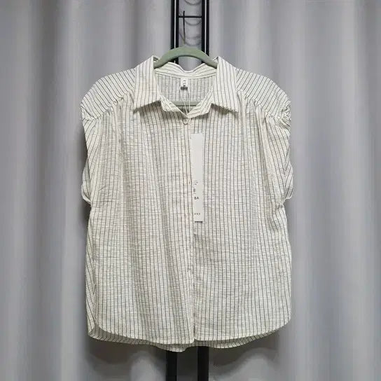 [BUNJANG] Stripe Collar Shirring Sleeveless Blouse / (택채새상품) 스트라이프 카라 셔링 민소매 나시 셔츠 블라우스