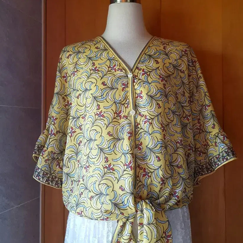 [BUNJANG] Max Studio V-Neck Drop Shoulder Flare Sleeve Blouse / 막스 스튜디오 블라우스