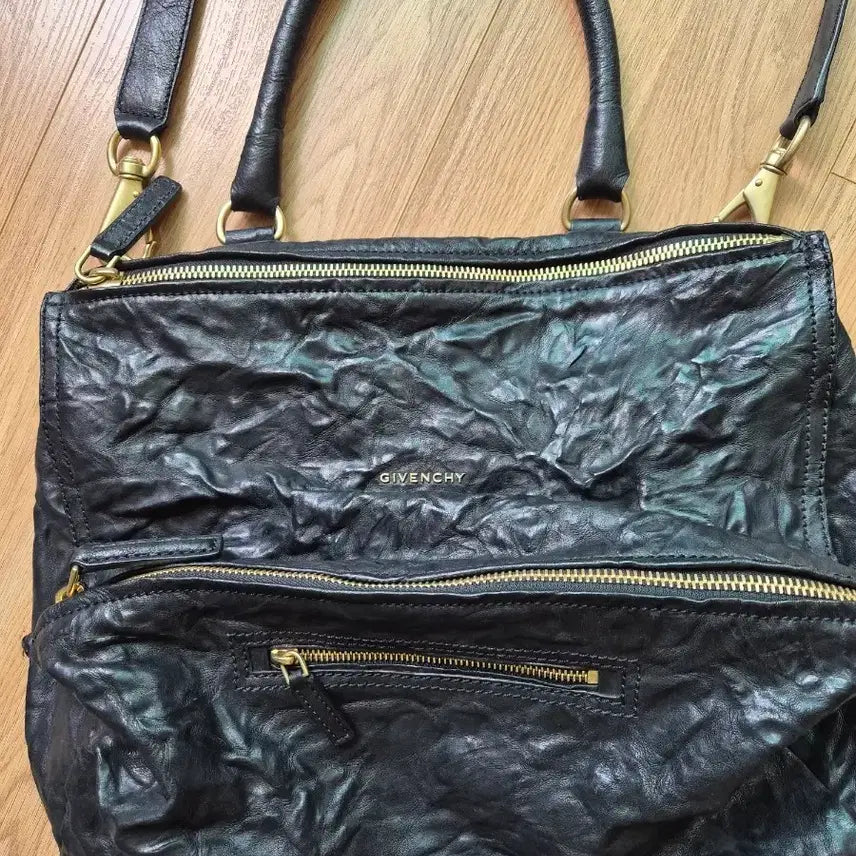 [BUNJANG] Givenchy Black Leather Shoulder Bag Large / 지방시 블랙 가죽 숄더백 라지사이즈