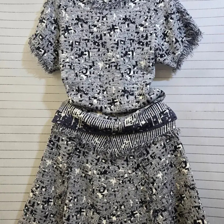 [BUNJANG] Time Postmodern Pattern Knit Two-Piece Set / 타임 포스트모던 패턴 니트 투피스 F