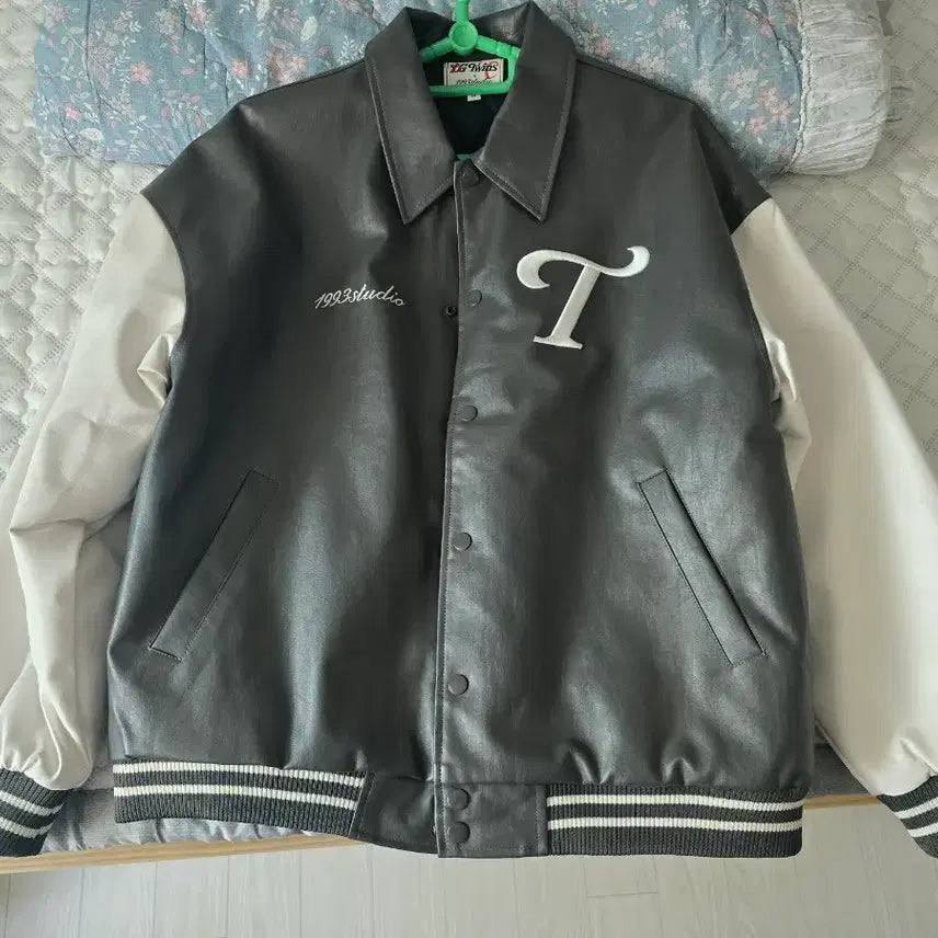 [BUNJANG] 1993studio Varsity Jacket (Gray) / 1993스튜디오 바시티 자켓 (그레이)