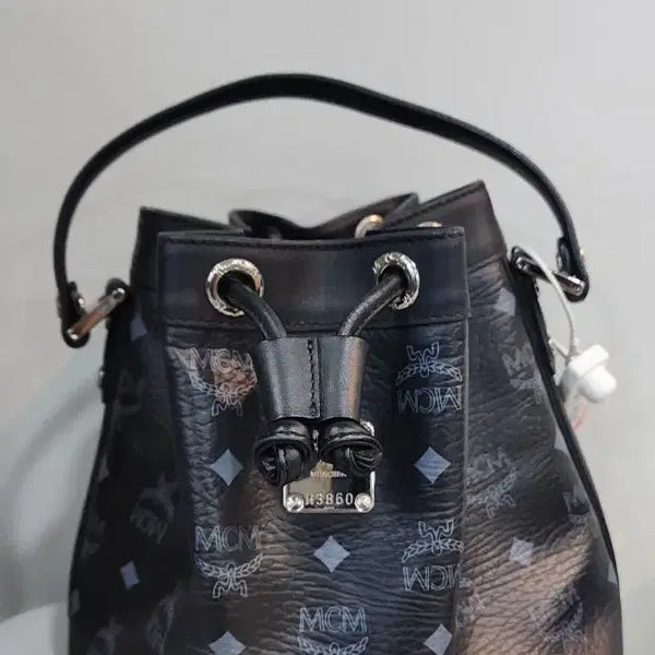[BUNJANG] MCM Drawstring Black Visetos Crossbody Bag / MCM 드로우 스트링 블랙 비세토스