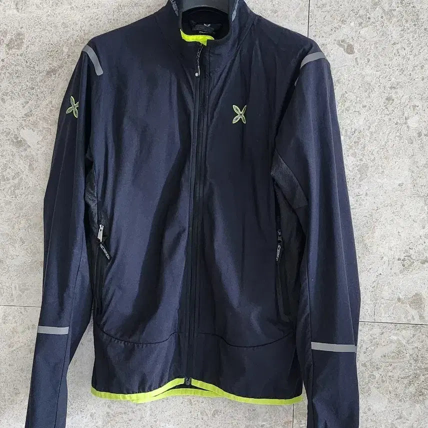 [BUNJANG] Moncler Lightweight Windbreaker Jacket / 몬츄라