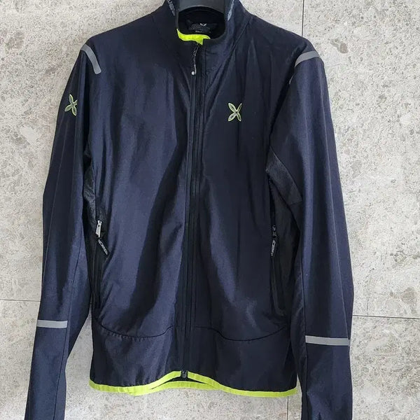 [BUNJANG] Moncler Lightweight Windbreaker Jacket / 몬츄라