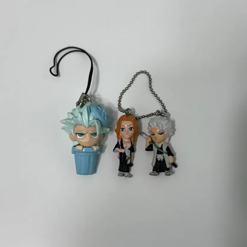 [BUNJANG] Bleach Toshiro Hitsugaya & Rangiku Matsumoto Figure Keychain Set / 블리치 히츠가야 토시로 란기쿠 피규어 키링 키홀더 고전굿즈 일괄