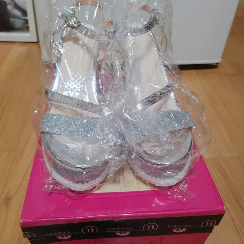 [BUNJANG] Beni Beni Silver Glitter Platform Sandals / 베니버니 실버 글리터 플랫폼 샌들