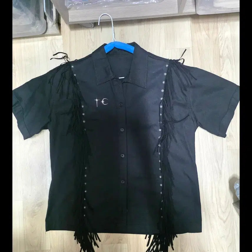 [BUNJANG] Thug Club Tassel Stud Denim Shirt Black (New) / 떠그클럽 테슬 스터드 데님 셔츠(블랙)(새상품)(구매 문의 많음)