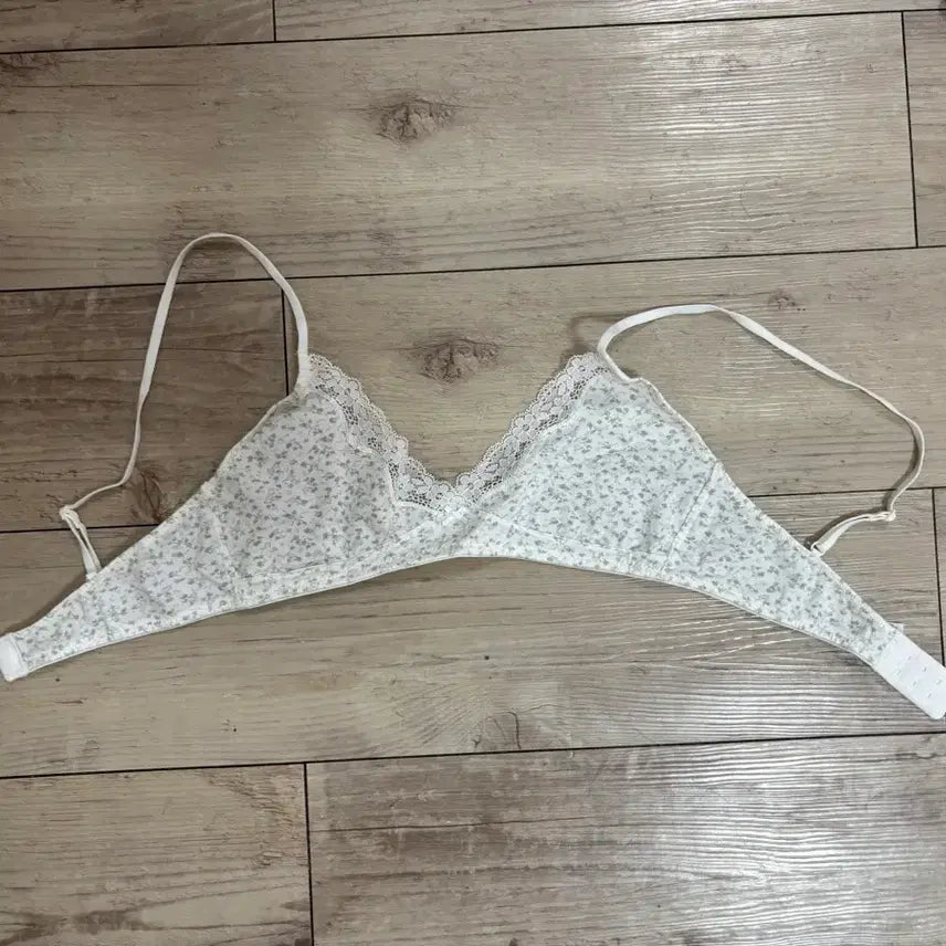 [BUNJANG] Brandy Melville Lace Trimming Layered Bralette Bra / 브랜디멜빌 레이스 트리밍 레이어드 브라렛 브라