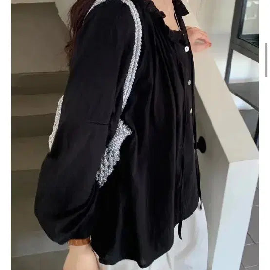 [BUNJANG] Apel Sheer Lace Blouse Black / 아펠 시어 레이스 블라우스 블랙