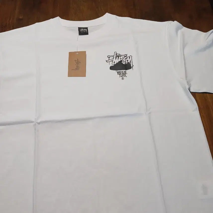 [BUNJANG] Stussy x Sneaker Collaboration Short Sleeve T-Shirt White XXL / 스투시 신발 콜라보 반팔티 흰색 XXL