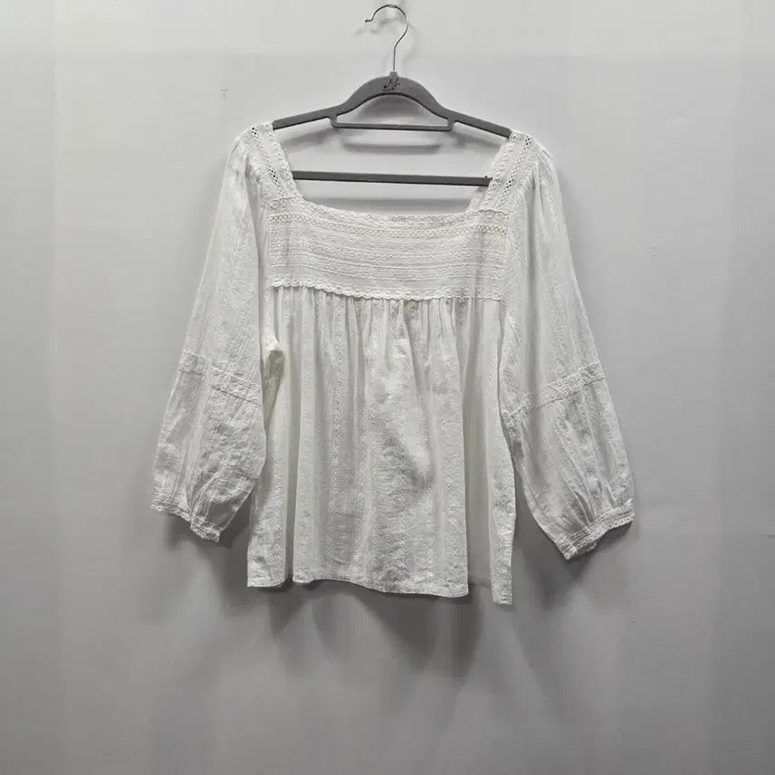 [BUNJANG] abplus Square Neck Lace Blouse White Free Size / 0525 [abplus]스퀘어넥 레이스 블라우스 흰색 F