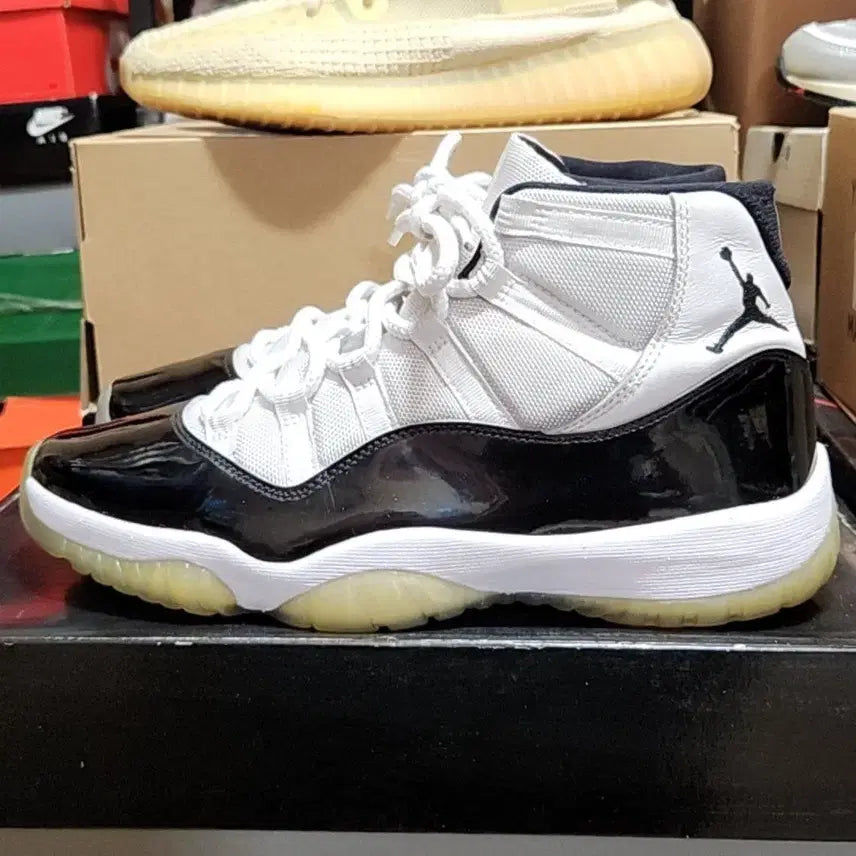 [BUNJANG] Nike Air Jordan 11 Concord (275mm) / 나이키 조던11 275 콩코드
