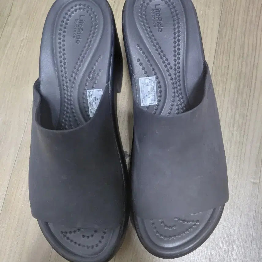 [BUNJANG] Crocs Women's Light Ride Sandals / 여성크록스샌달 240