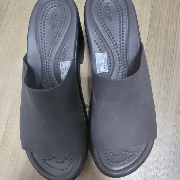 [BUNJANG] Crocs Women's Light Ride Sandals / 여성크록스샌달 240