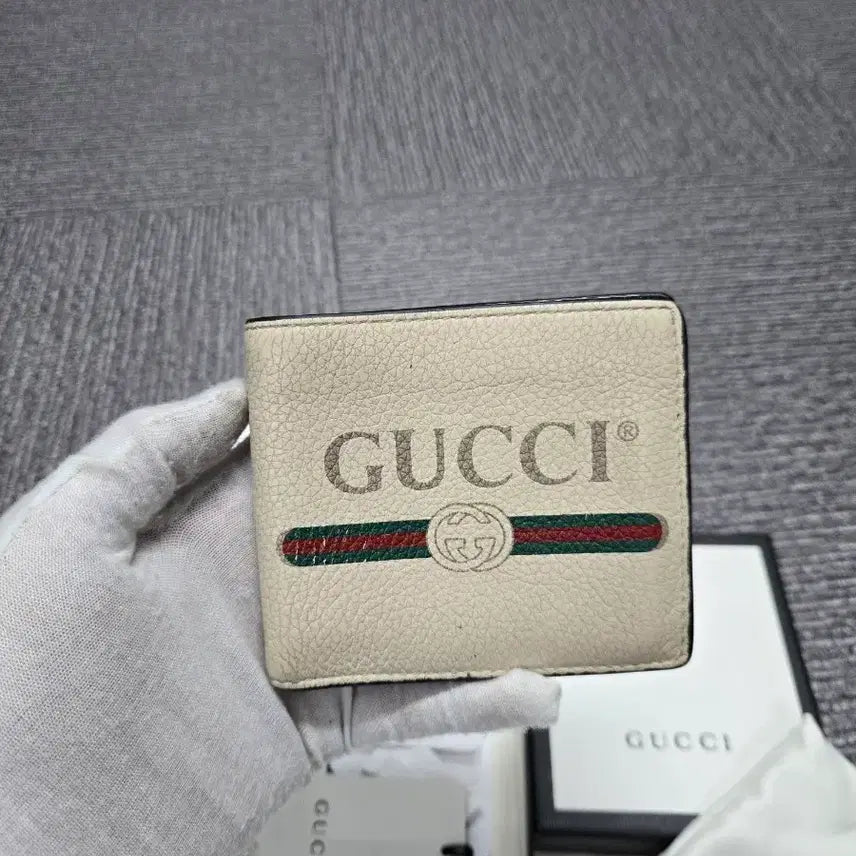 [BUNJANG] Gucci Off The Grid Bi-fold Wallet / [특가][정품] 구찌 띠로고 반지갑