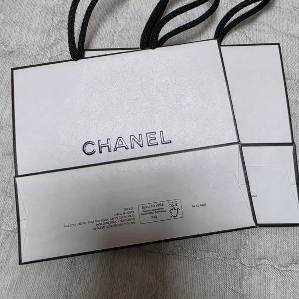 [BUNJANG] Chanel Dior Laura Mercier MAC Bobbi Brown Mini Shopping Bags (Set of 20) / 샤넬 뷰티, 디올 뷰티, 로라메르시에, 맥, 바비브라운 미니 쇼핑백