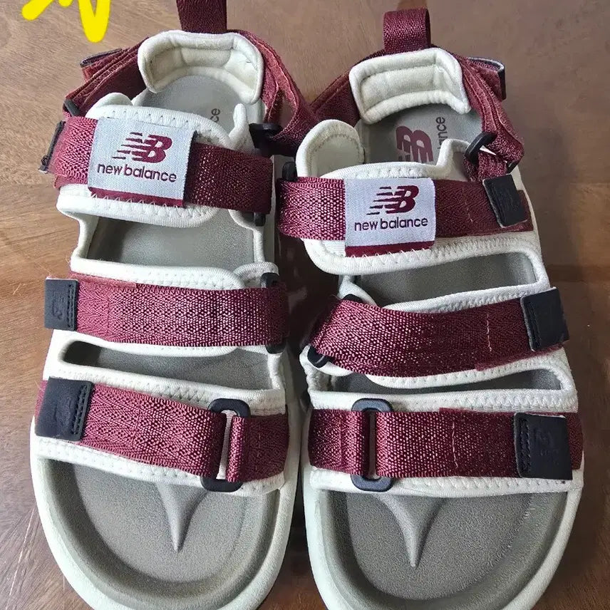 [BUNJANG] New Balance Burgundy Strap Adjustable Sandals / 새상품 뉴발란스 샌들 250사이즈
